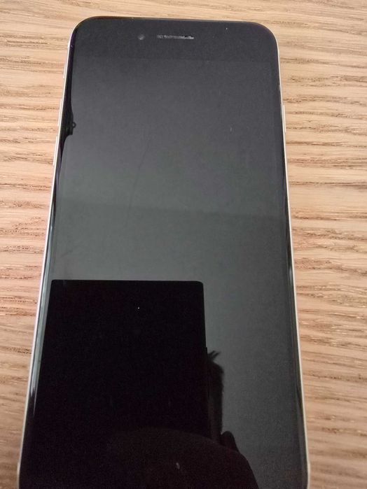 Smartfon APPLE iPhone SE 2022 64GB