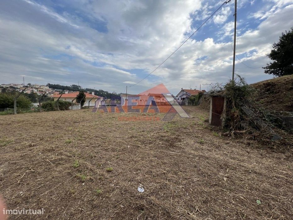 Terreno para construção, classificado no PDM como Espaço Residencia...
