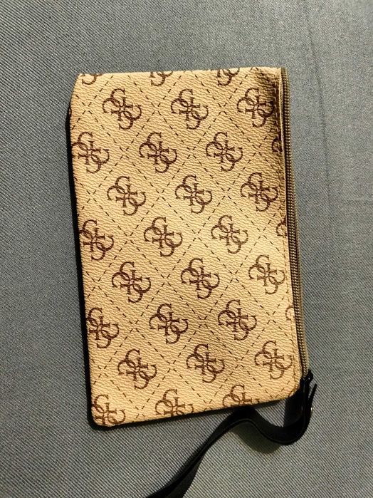 Portfeliki zapinane na suwak