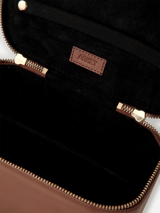 Сумка косметичка Arket коричнева карамельна в стилі chanel jw pei