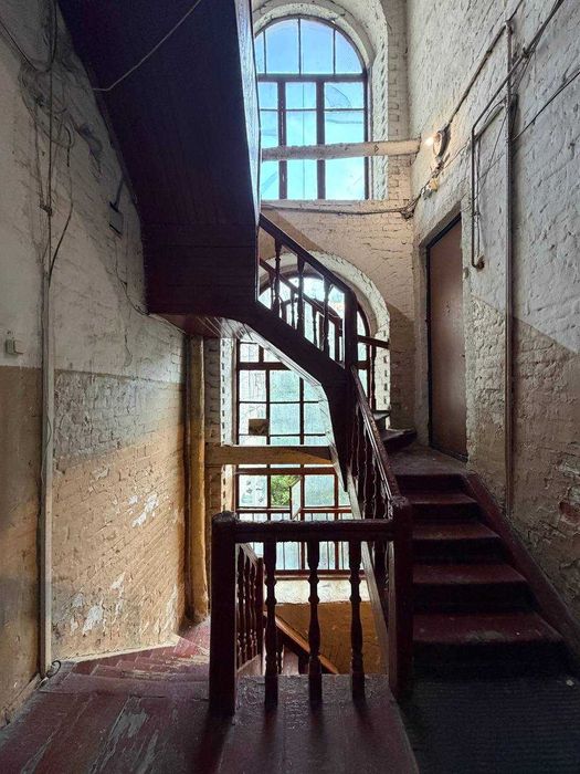 Продам 2 кімнатну квартиру в центрі, Мала Житомирська 15а, Майдан