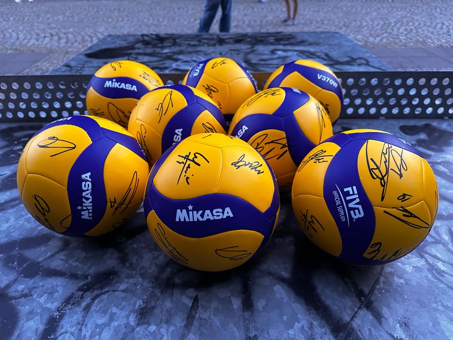Siatkarze - piłka z autografami reprezentacja polski z olimpiady 2024