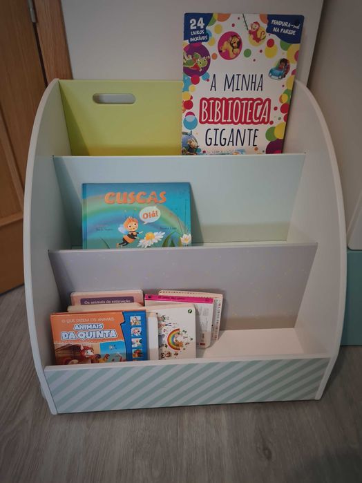 Biblioteca com rodas quarto bebé/ criança