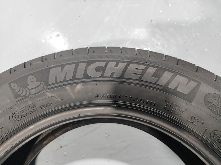 2 pneus semi novos 205-60R16 Michelin - Oferta dos Portes
