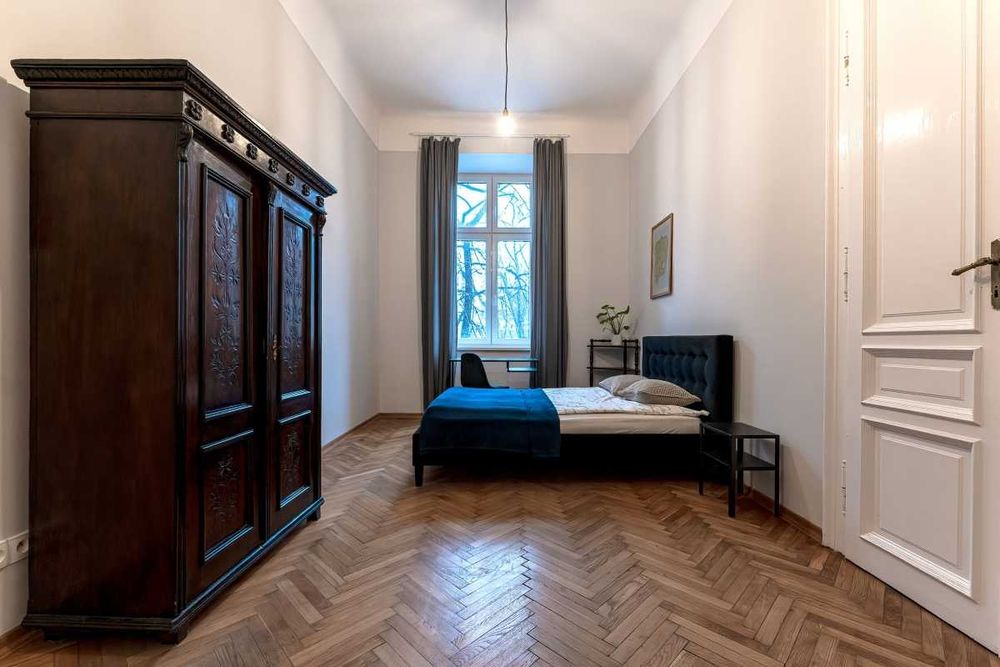 Komfortowy pokój 20 m² | Centrum Krakowa | Librowszczyzna | ENG