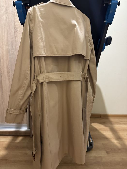 Бежевий тренч Massimo Dutti