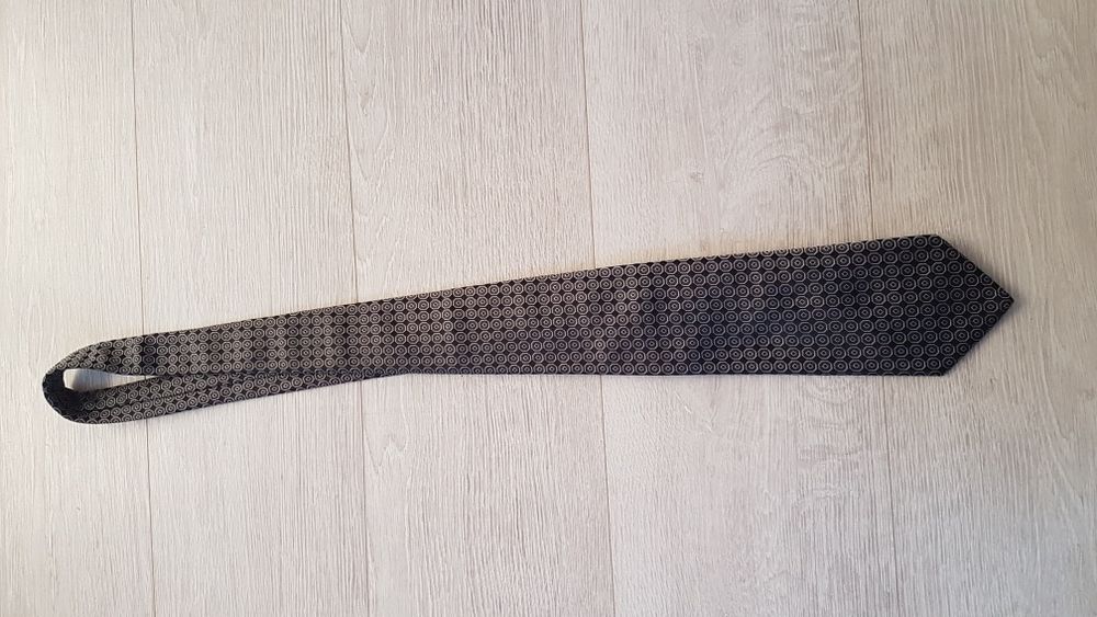 Krawat firmy HUGO Boss jedwabny