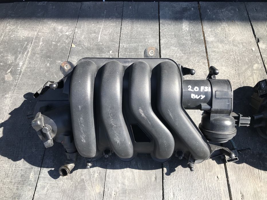 Впускной коллектор VW Passat 2.0 fsi бензин колектор впускний Пассат