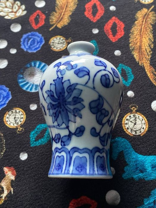 Фарфорова ваза з ручним розписом, Китай 1950-ті роки