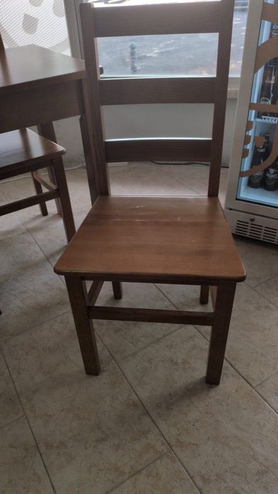 Mesa em Madeira + 2 Cadeiras