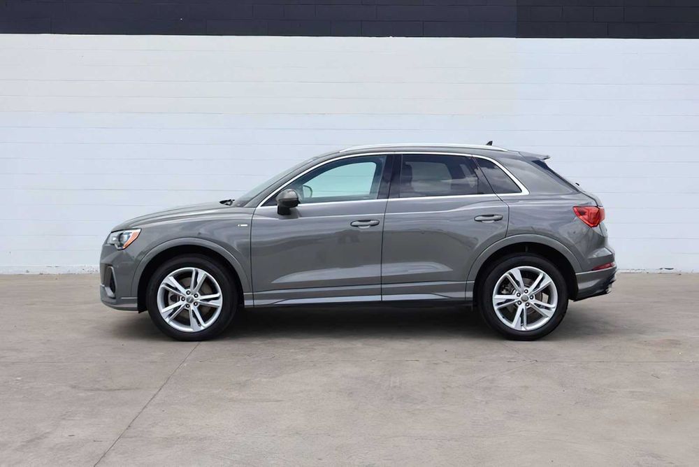 Audi Q3      2020