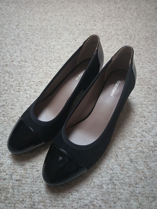 NOWE czarne czółenka r. 38