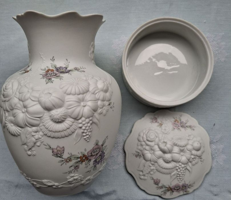 Вази,  скринька  Keiser