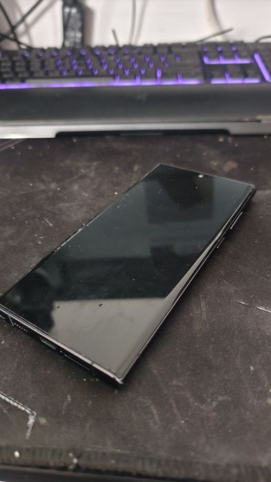 Samsung S22 Ultra 12/256 Opis