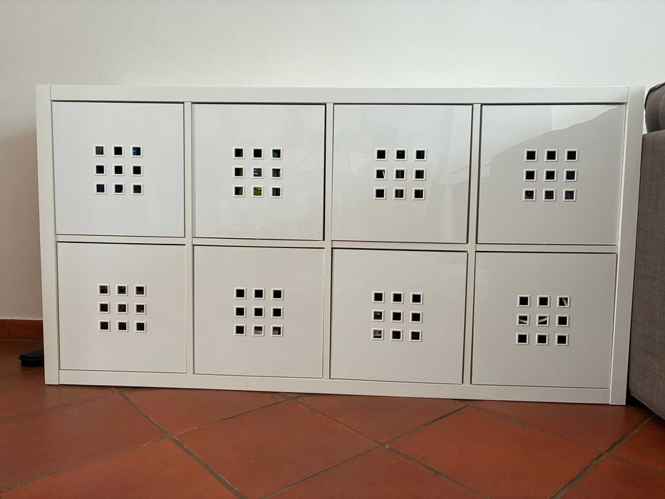 Móvel IKEA KALLAX + 8 caixas – Excelente estado