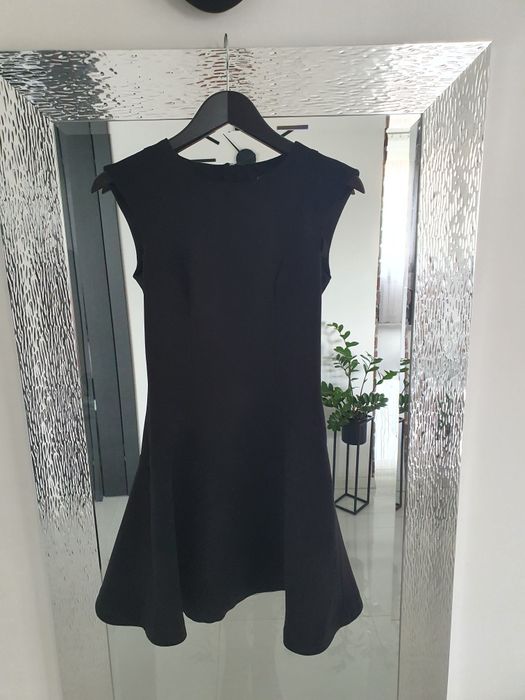 Trapezowa sukienka H&M 36 S mala czarna