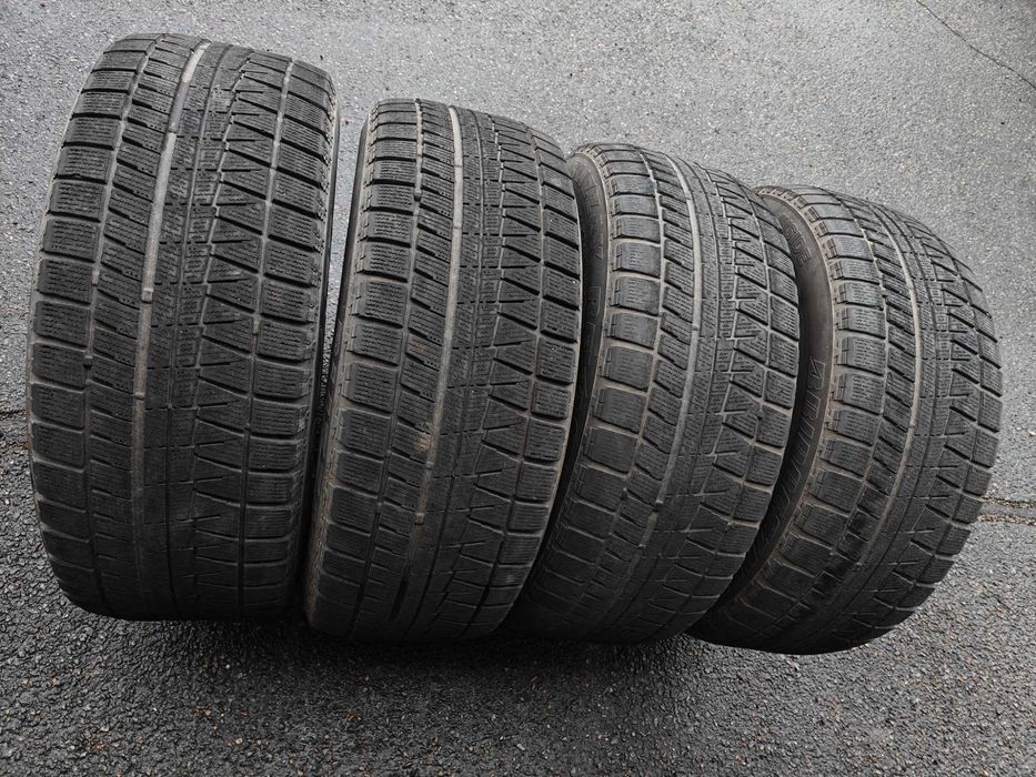 R17 225 55 шини зимові Bridgestone Blizzak Revo GZ