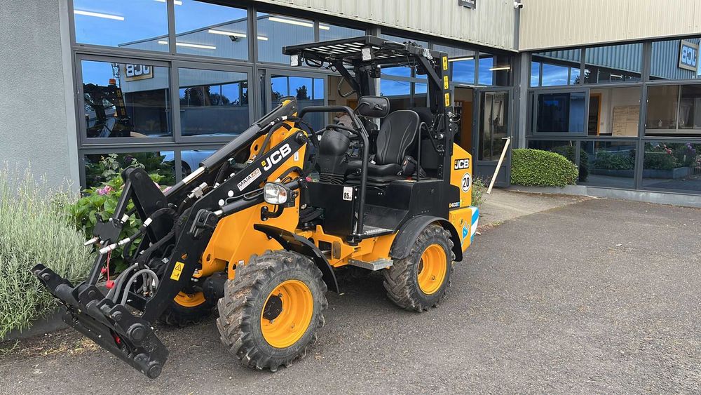 JCB 403 ETECH – CARREGADORA COMPACTA ELÉTRICA