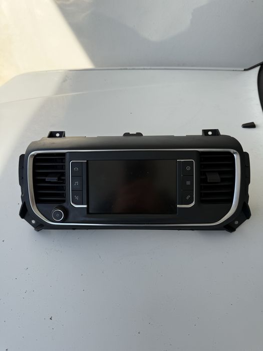 Peuegot Expert display