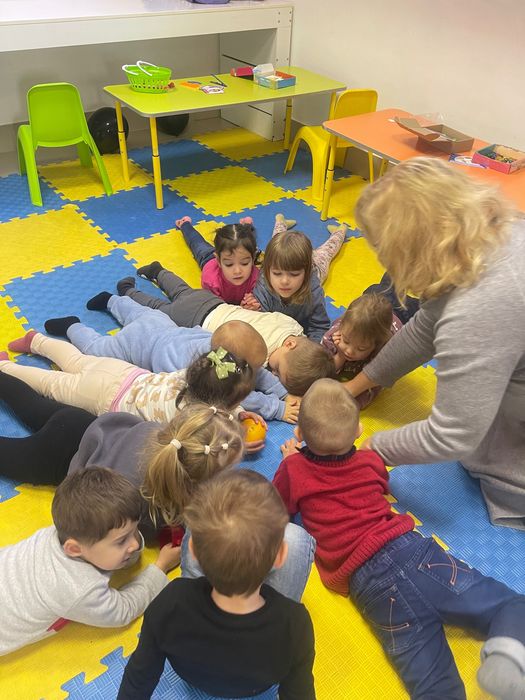 Няня погодинно з народження вихідні