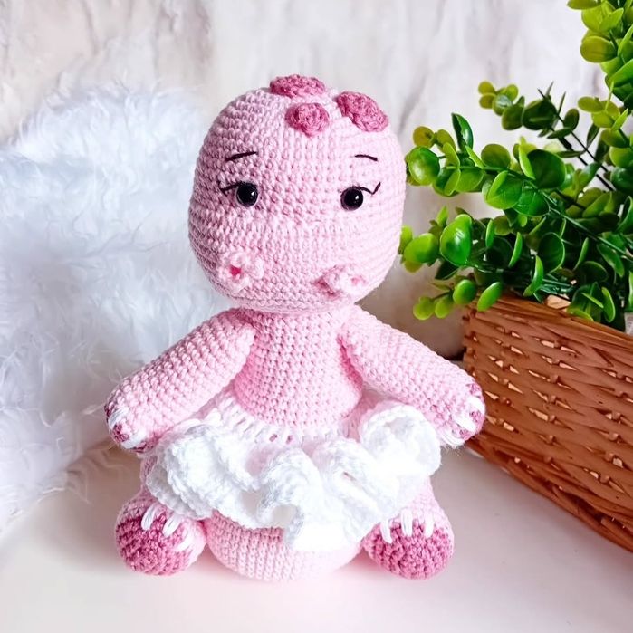 Mel, bonequinha em amigurumi