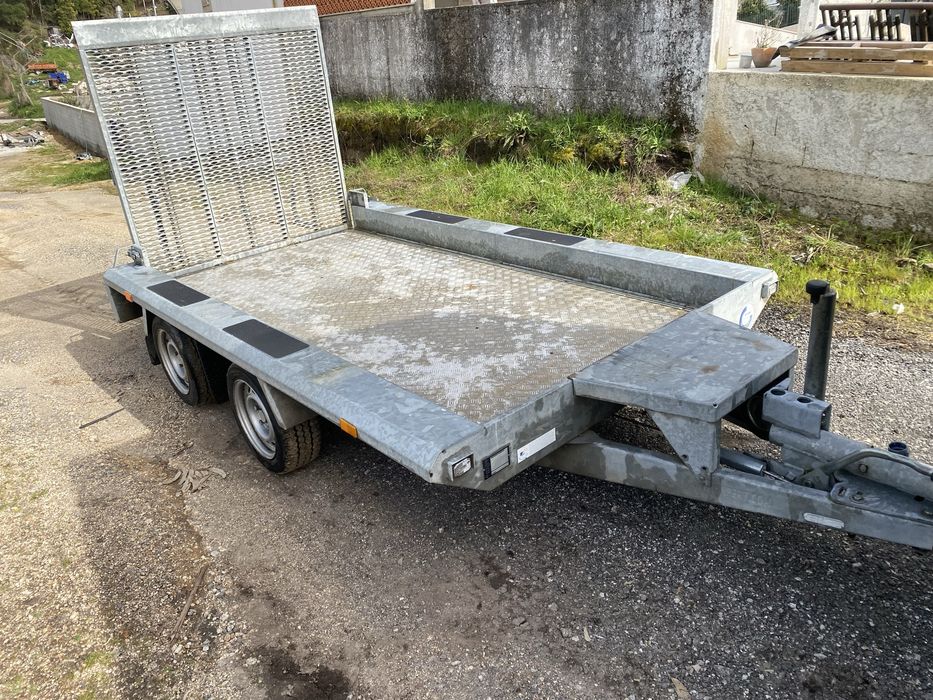 Reboque porta máquinas 3500kg