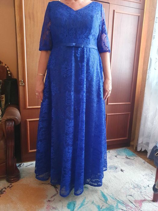 Chabrowa suknia balowa