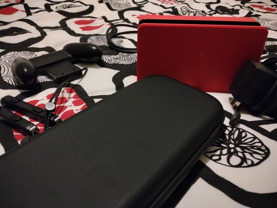 Nintendo Switch Edição Especial Mario Red