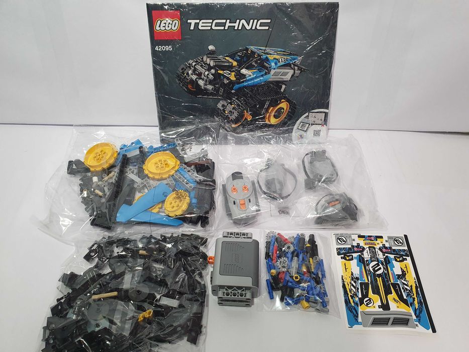 Zestaw klocki LEGO TECHNIC 42095 zdalnie sterowana RC wyścigówka kaskaderska Nowa ale bez pudelka