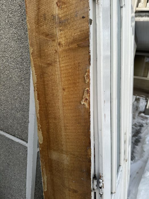 Деревʼяні вхідні двері