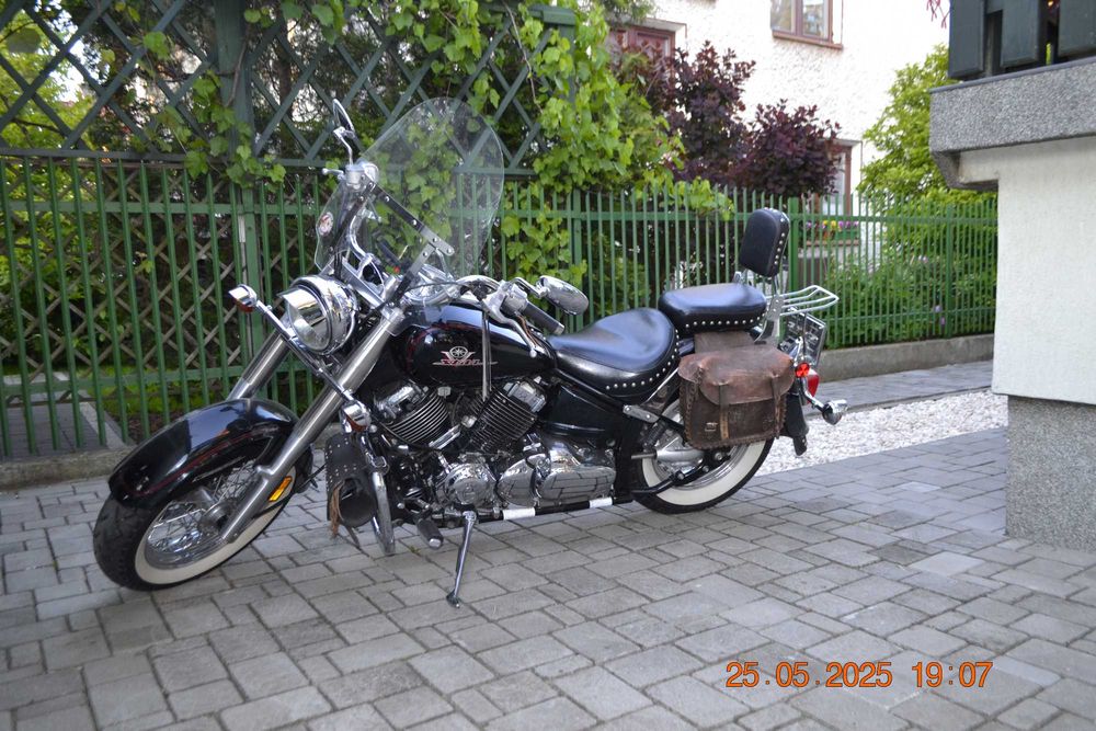 Yamaha XVS 650 cobra drag star