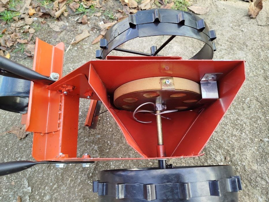 Продам сівалку для цибулі та часнику