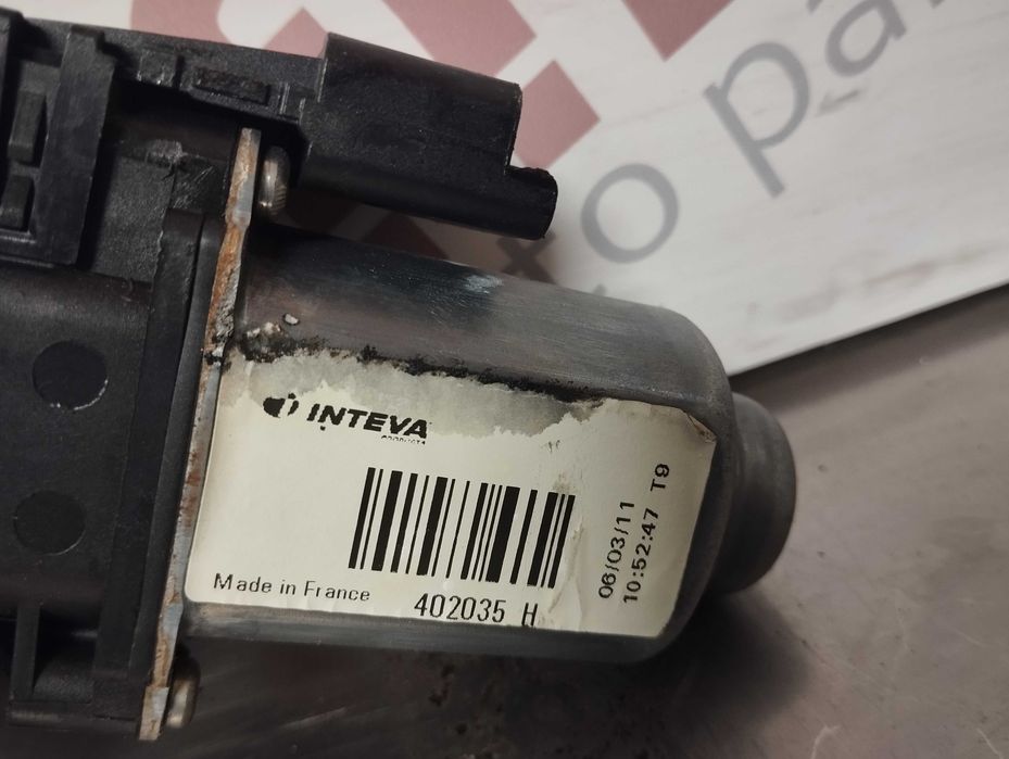 MOTOR DO ELEVADOR DO VIDRO NISSAN QASHQAI I - FRENTE ESQUERDO  402035H