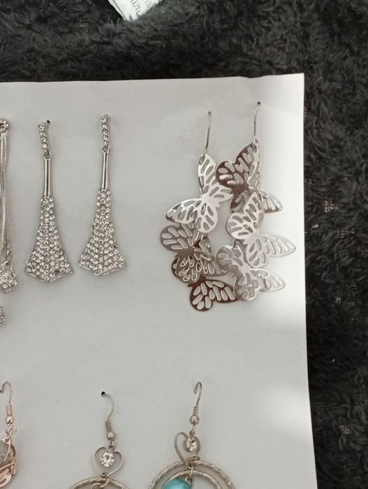 Conjunto de vários brincos todos novos