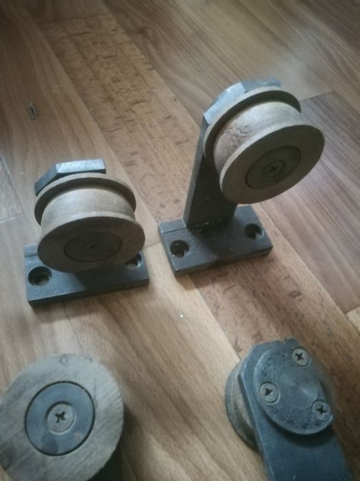 Ролики дверные комплект