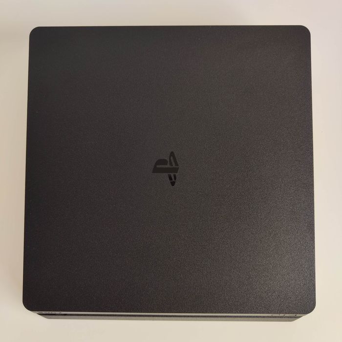 Consola Playstation 4 Slim + 2 comandos
