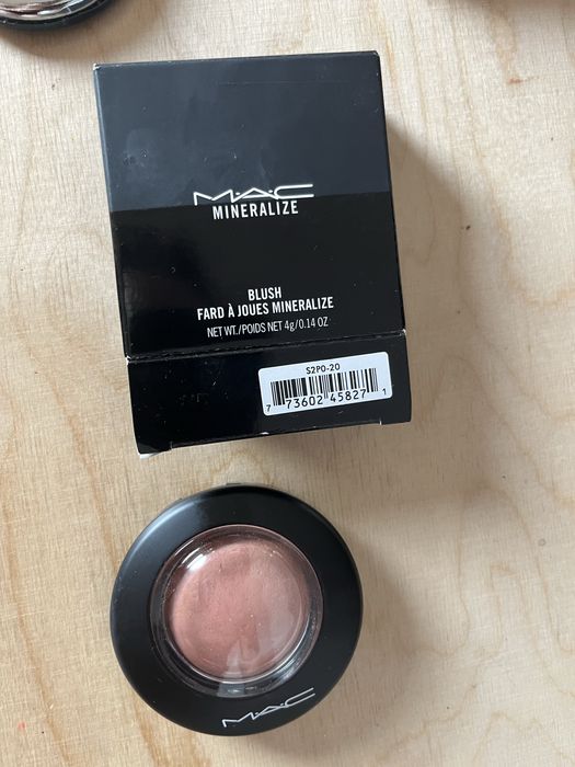 Mac róż naturally flawles