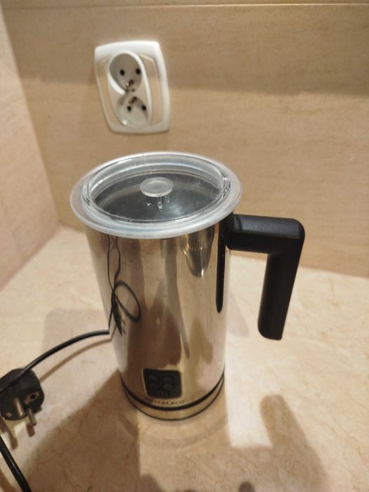 Zestaw Ekspres Dolce Gusto kapsułki spieniacz