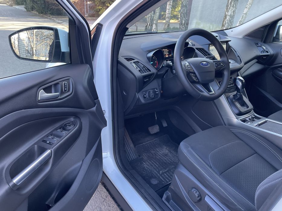 Продам Ford Kuga 2017 года дизель без подкрасов с родным пробегом