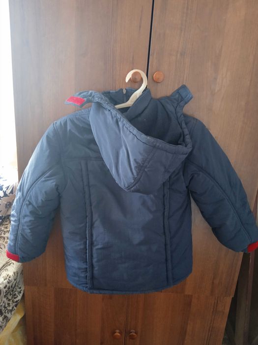 Зимова куртка на хлопчика 7-8 років
