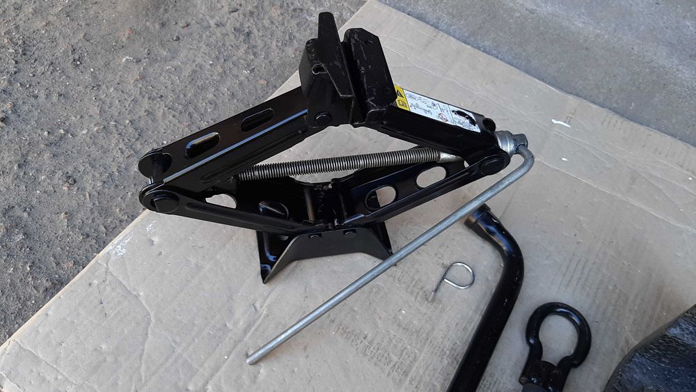 Домкрат Ford Fiesta B-MAX з набором