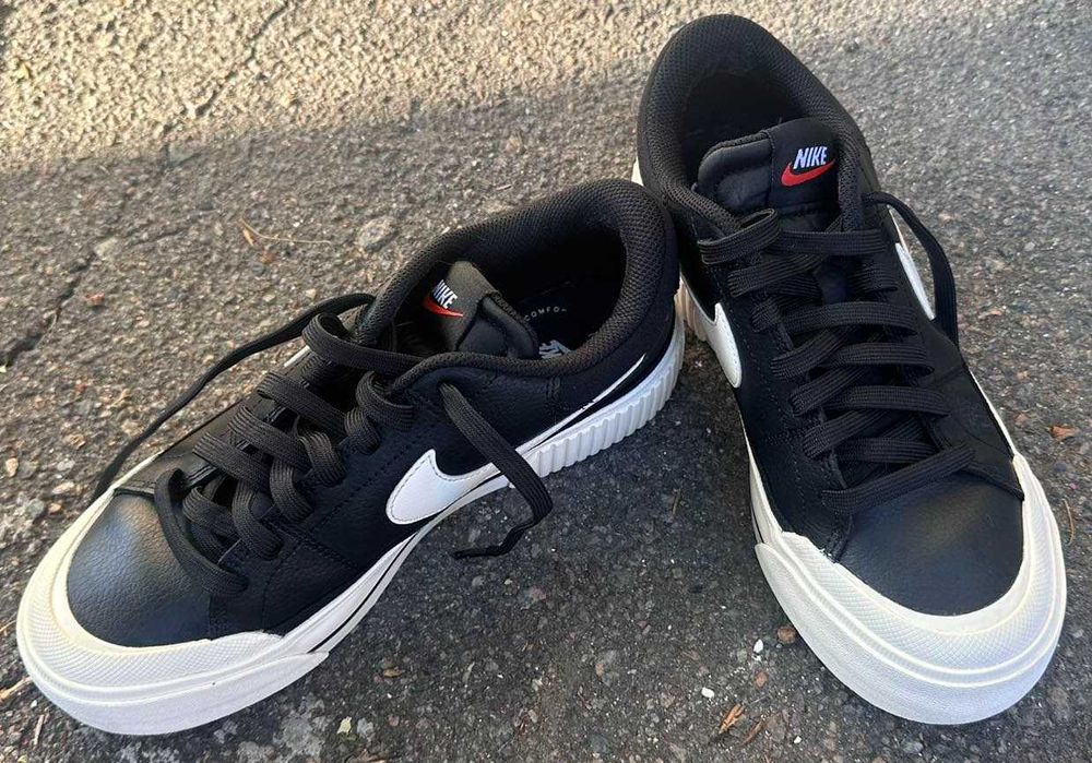 Женские кроссовки Nike