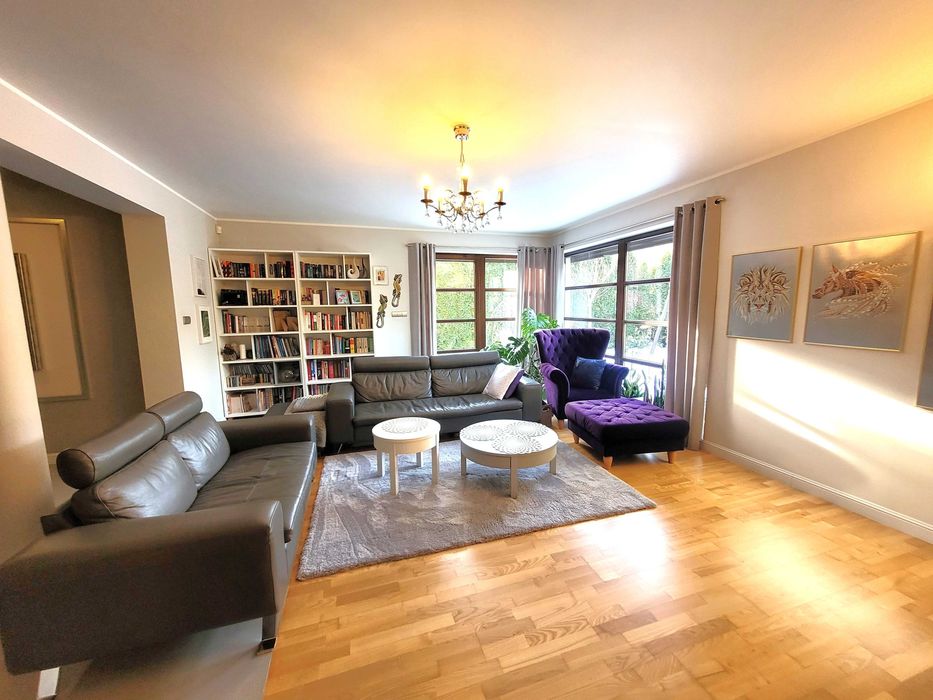 Sprzedam dom, 2 garaże! Super lokalizacja! Niskie koszty, Komfortowy