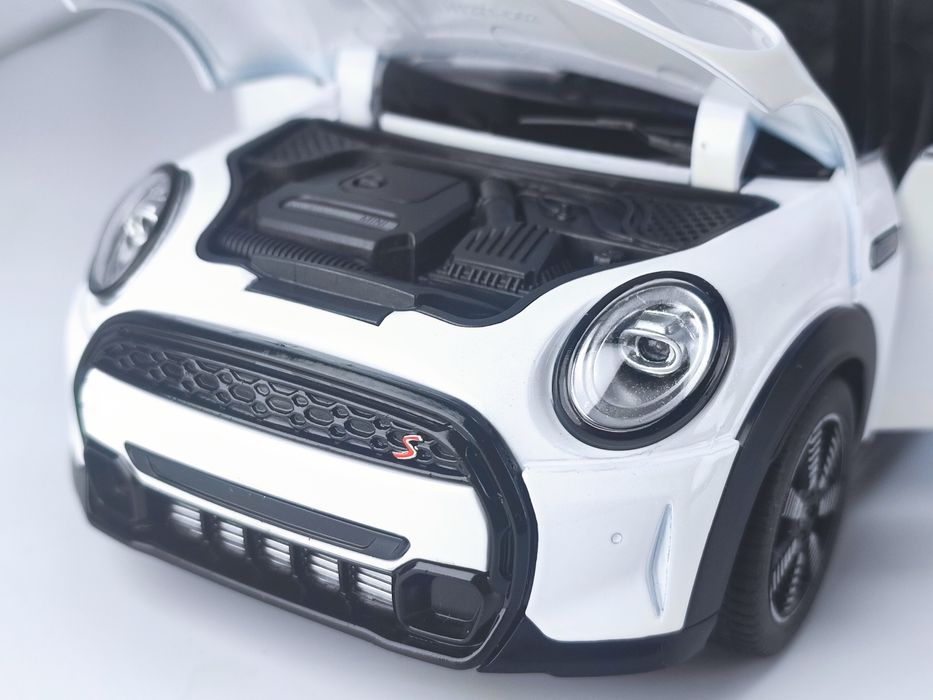 Колекційна модель Mini Cooper S (F56) (1:18)
