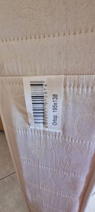 Colchão com estrado