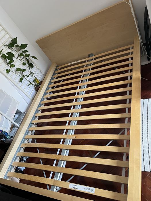 Cama de casal MALM com estrado (sem colchão)