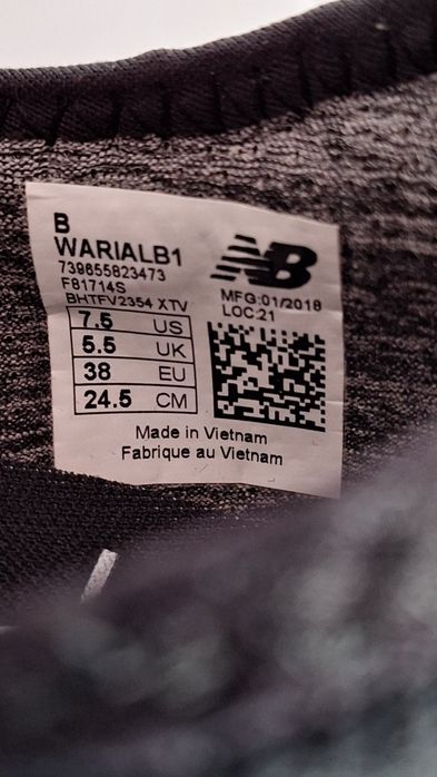 Buty nowe sportowe New Balance w modnym kolorze czarnym Rozmiarze 38