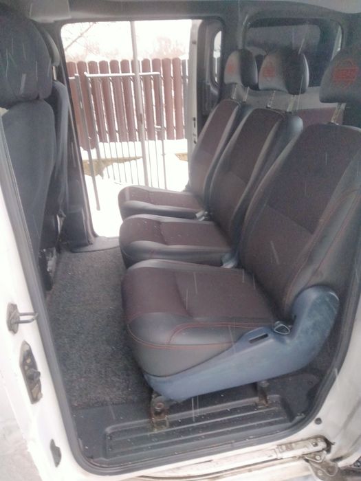 Нісан нв 200 пасажир