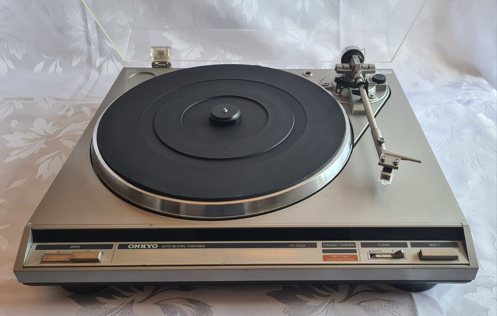 Gira Discos ONKYO CP 1022A