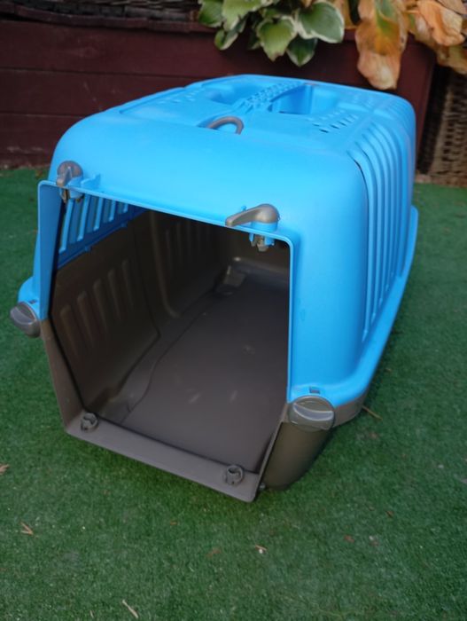 Transporter, Kontener dla kota bez drzwi.